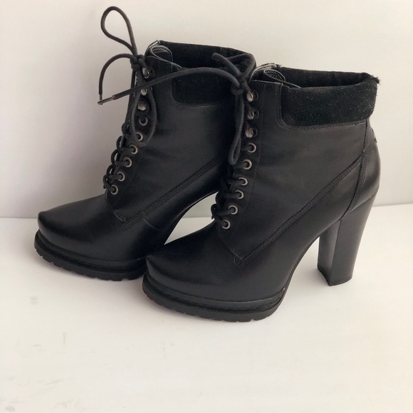 BCBG black high heeled boots - Picture 2 of 8